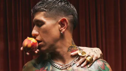 Lenny Tavárez dévoile « Juicy », un titre très sexy