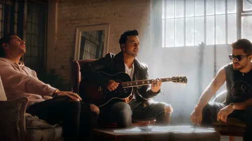 Luis Fonsi, Cali y El Dandee - Ley De Gravedad