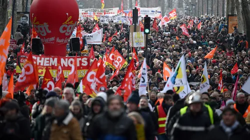Faut-il durcir le mouvement contre la réforme des retraites ? 