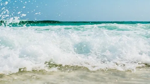 Tinder donne son classement des plages françaises où il faut...