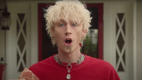 Machine Gun Kelly - emo girl (Feat. WILLOW)