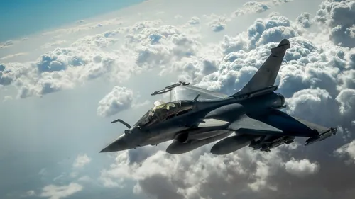 Pourquoi préparer un nouvel avion alors que le Rafale a mis si...