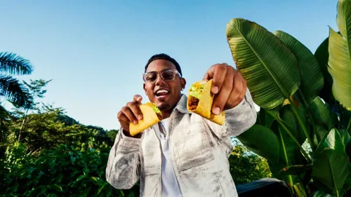 Myke Towers relance le "Taco Tuesday "