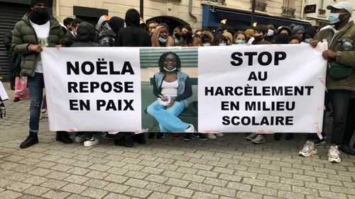 Paris : une marche blanche en hommage à Noëla, 11 ans, qui s’est...