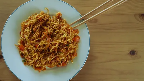 Il demande le divorce car sa femme lui prépare des nouilles...