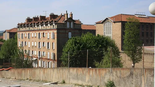 Une enquête ouverte après la fuite d’un détenu de la prison de Fresnes