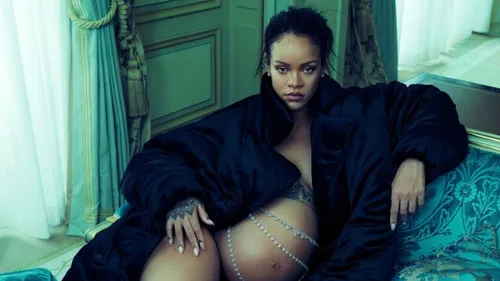 Rihanna va devenir la prochaine Schtroumpfette dans le futur film...