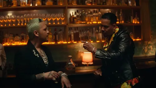 Romeo Santos, Christian Nodal - Me Extraño