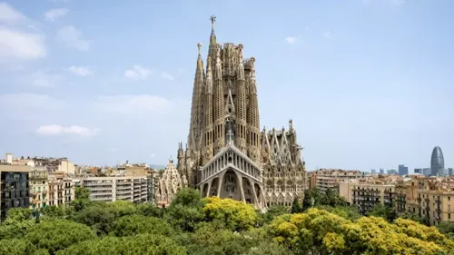 Barcelone : La Sagrada Familia touche enfin le ciel !