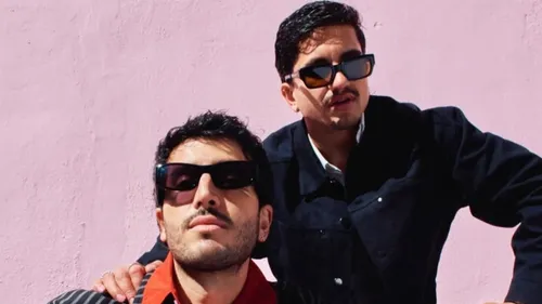 Sebastián Yatra sort "Cucaracheo" avec Jay Kabalan