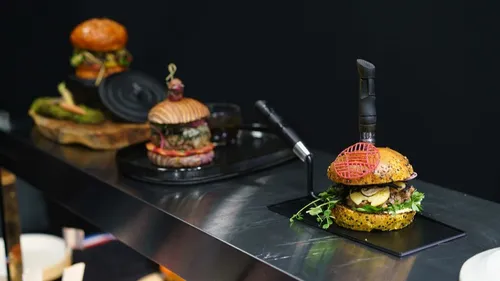 Burgers, sushis, pizzas : plusieurs Girondins vont tenter de...