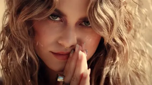 Sofia Reyes, Maria Becerra - Marte