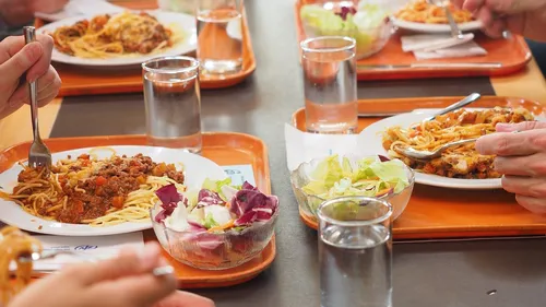 Bourges : la municipalité ferme des cantines en raison du covid