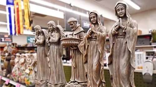 Italie : l’Eglise catholique confrontée aux "miracles" d’une voyante 