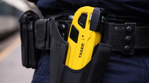 Les tasers bientôt autorisés pour les agents SNCF et RATP 