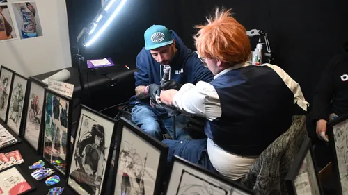 Orléans : Vin’s Marin tatoue des mangas !