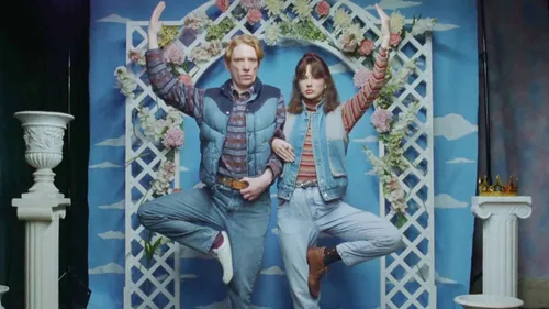 Taylor Swift dévoile me nouveau clip événement de "Opalite" 