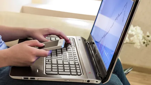 Fini les mails du travail à 21h : le Portugal renforce le droit à...