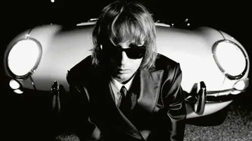 Ce nouveau membre de Måneskin se la joue solo