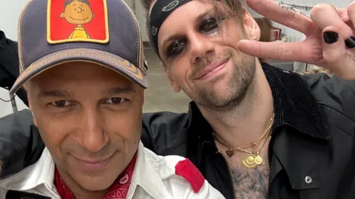Tom Morello partage un nouveau titre rentre-dedans "Everything Burns"