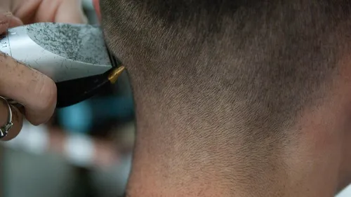 Enfants tondus en foyer : quand le flou juridique ouvre la porte à...