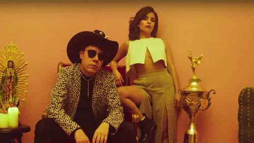 Tonga Conga, Mula - Mira Bien