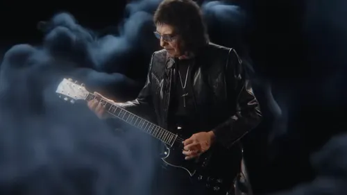 Tony Iommi : son nouvel album "From The Dark" annoncé pour octobre
