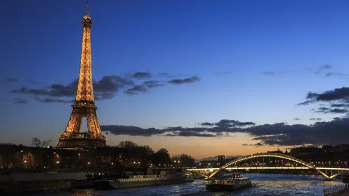 Paris : une soirée électro au premier étage de la Tour Eiffel !