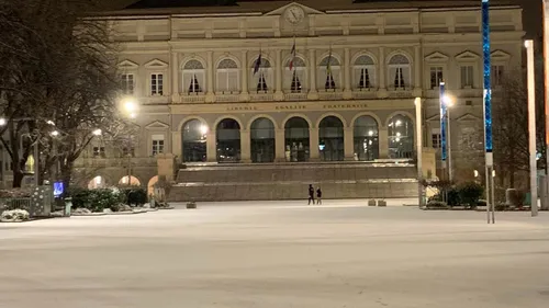 [PHOTOS] Neige, pluie verglaçante, prudence sur les routes de la...