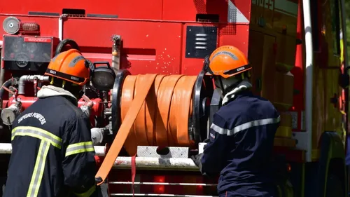 Incendie à Saint-Etienne : 50 pompiers mobilisés, 10 personnes...