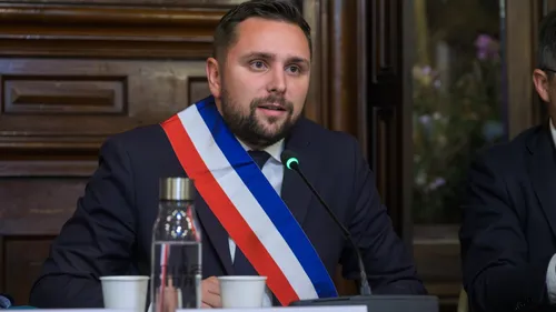 Le maire de Saint-Chamond porte plainte contre son opposante...