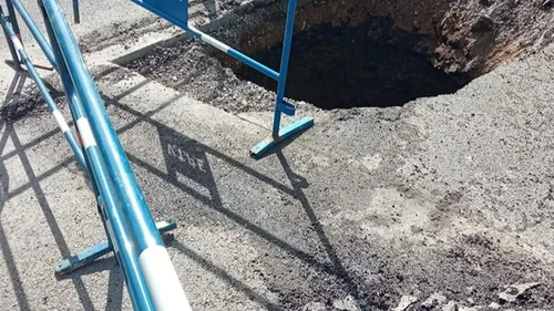 Un trou dans la chaussée, la circulation fermée à Rive-de-Gier 