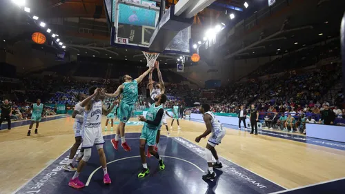 Basket : la Chorale sanctionnée à Pau (81-77)