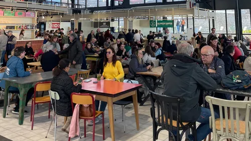 Saint-Etienne : il y avait foule pour la réouverture des Halles...