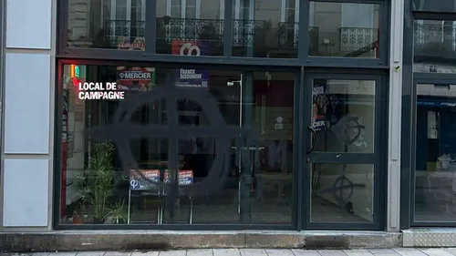 Saint-Etienne : le local de campagne de Valentine Mercier (LFI) tagué