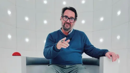  L’humoriste stéphanois Jason Chicandier va participer à un défi...