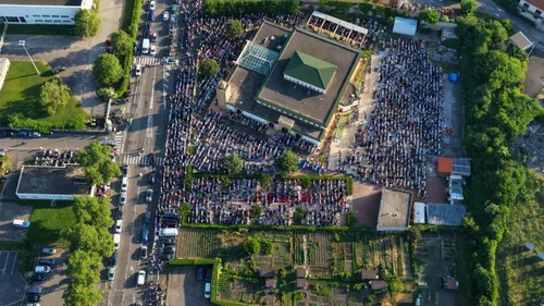 Saint-Etienne : des milliers de fidèles rassemblés pour la prière...