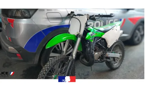 Firminy : sans casque et sans permis, il tente d'échapper à la...