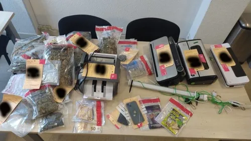 Dealer dans la Loire, il se faisait livrer la drogue par colis......
