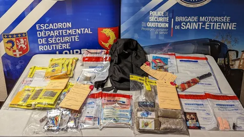 Loire : interpellée par les gendarmes, elle dissimule son...