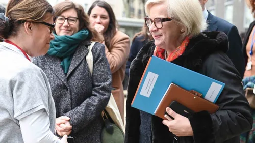 Endométriose : les tests salivaires remboursés pour certaines femmes