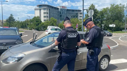 Saint-Etienne : il roule trop vite, est interpelé, puis incarcéré...