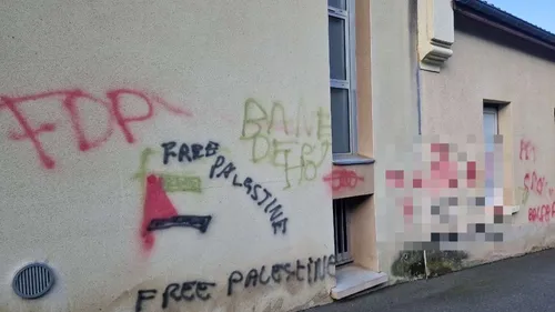 La-Valla-en-Gier : dégradée et en partie incendiée, la salle...