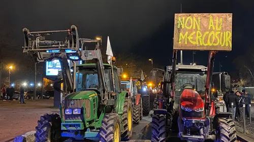 Agriculteurs : Une centaine de tracteurs à Saint-Étienne 
