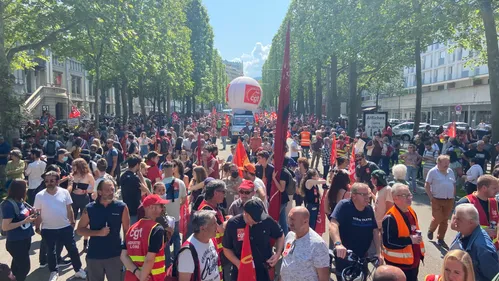 Grève du 6 juin : entre 2 000 et  12 000 personnes mobilisées dans...