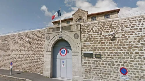 Un détenu de 29 ans en urgence absolue