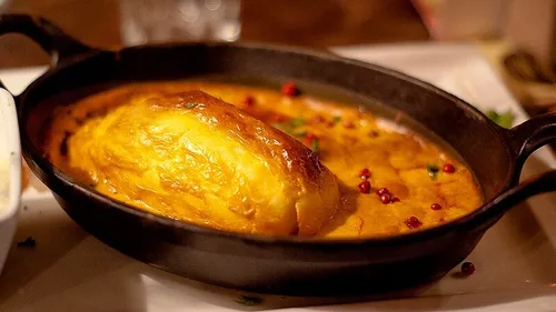 Après la victoire de l'ASSE face à l'OL, le fromager offre les...