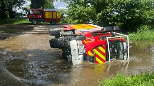 Montrond-les-Bains : un camion de pompiers se couche, le secteur de...