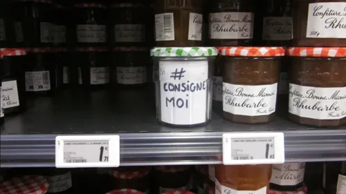 Des bocaux vides dans les rayons des supermarchés stéphanois
