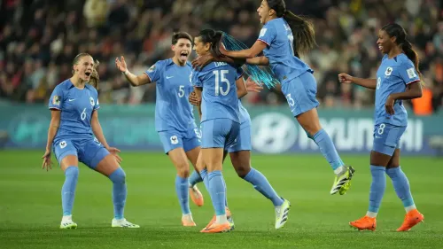 Coupe du Monde : les bleues dominent 4-0 le Maroc et se qualifient...